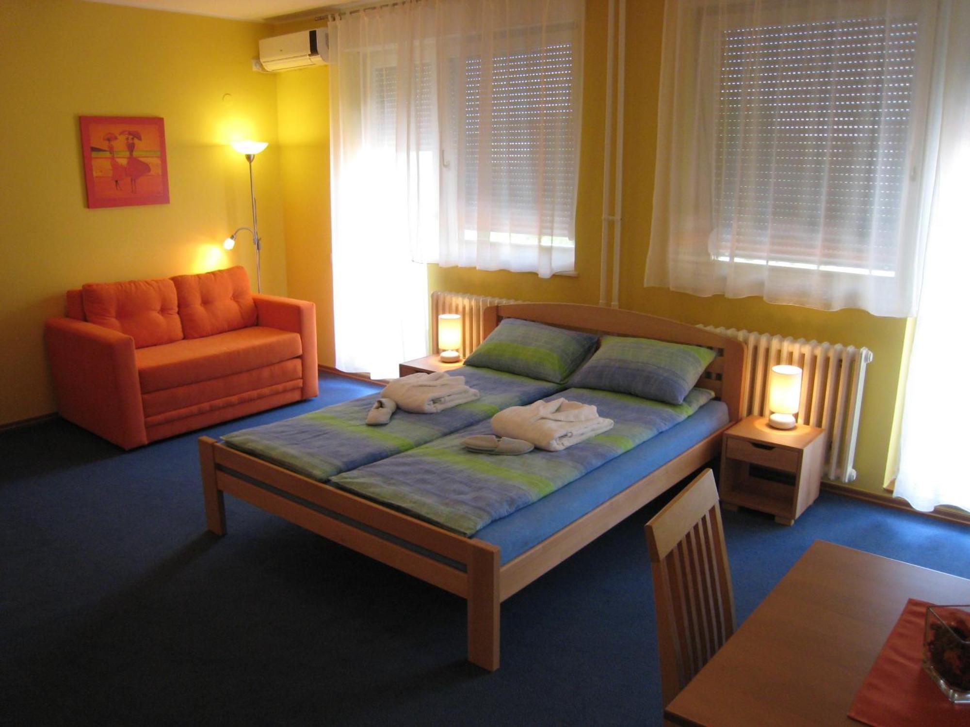 Spirit Hostel And Apartments Belgrado Exterior foto