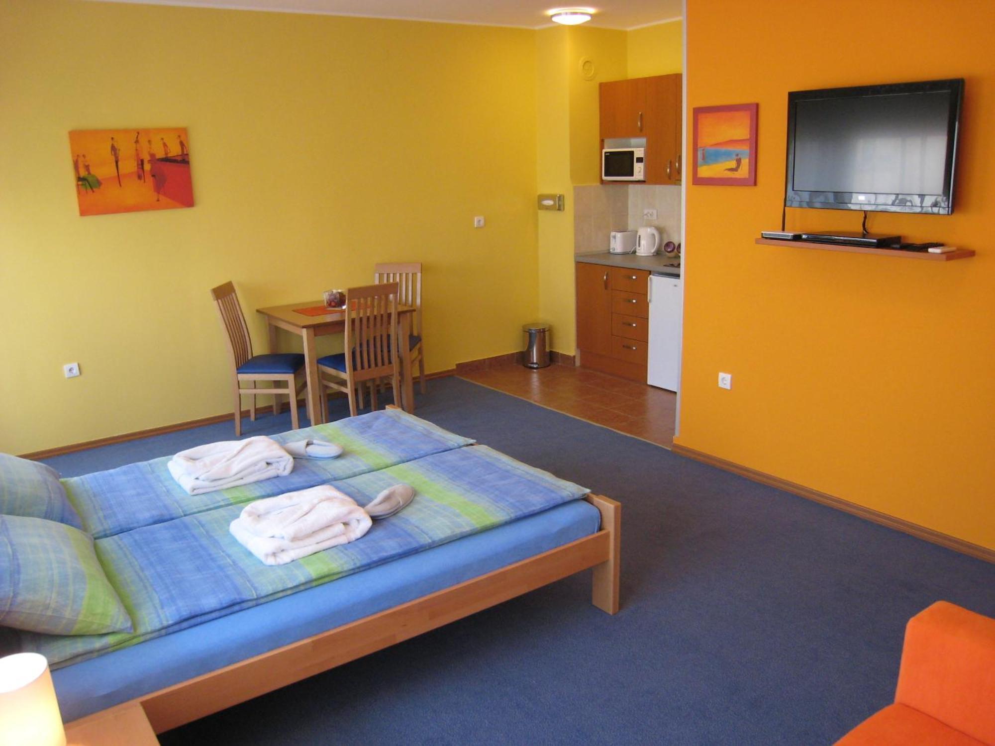Spirit Hostel And Apartments Belgrado Exterior foto