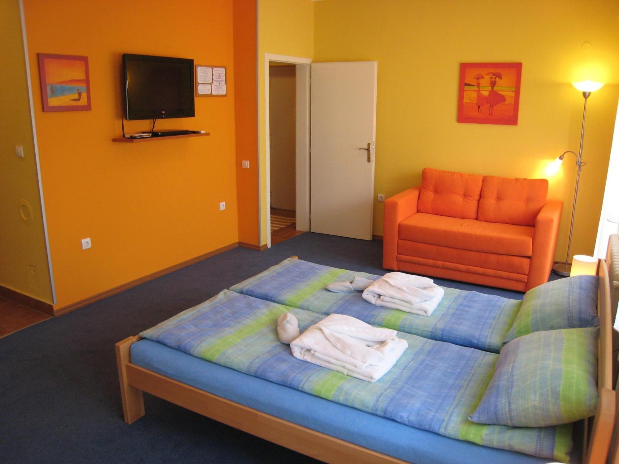 Spirit Hostel And Apartments Belgrado Exterior foto