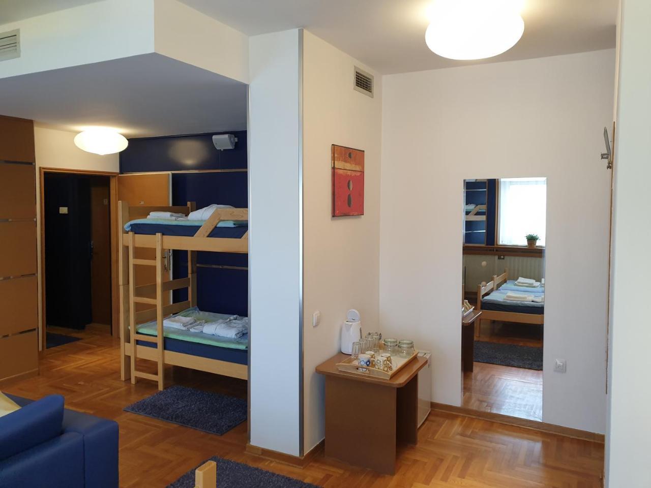 Spirit Hostel And Apartments Belgrado Exterior foto