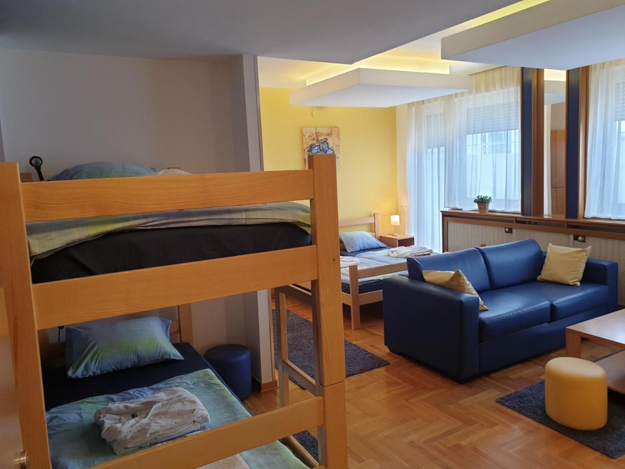 Spirit Hostel And Apartments Belgrado Exterior foto